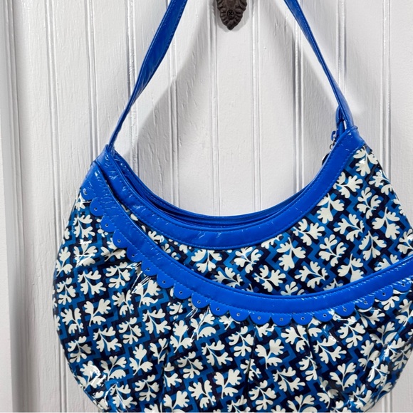 Vera Bradley Blue Frill Vintage White Shoulder Bag with Geometric Pattern EUC - Picture 2 of 15